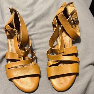 Sofft Women's Mustard Strappy Sandals